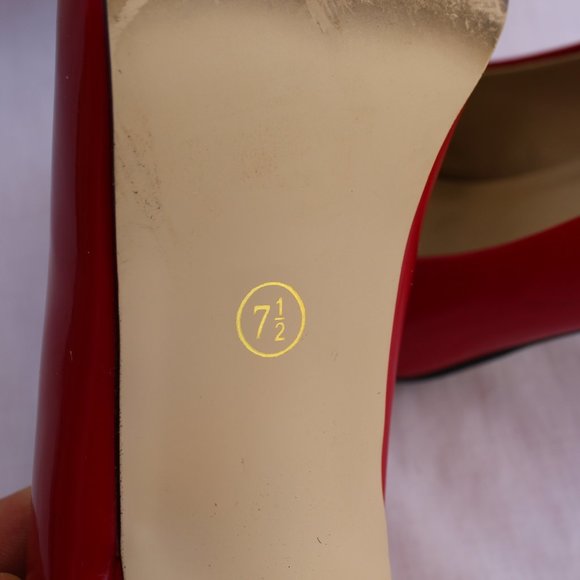 Premiere Collection Red Patent Heels - Picture 5 of 6